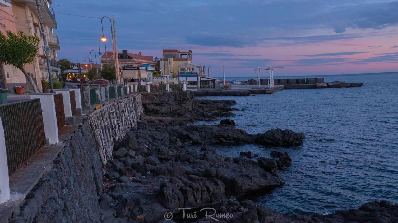 La Dimora Del Faro Hotell Acireale Eksteriør bilde